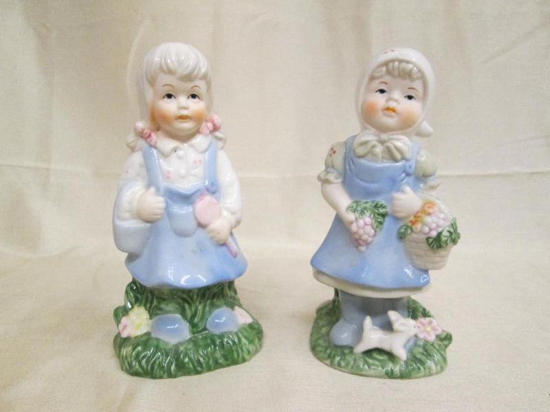 lot 118 image: Old Country Collection porcelain gi...