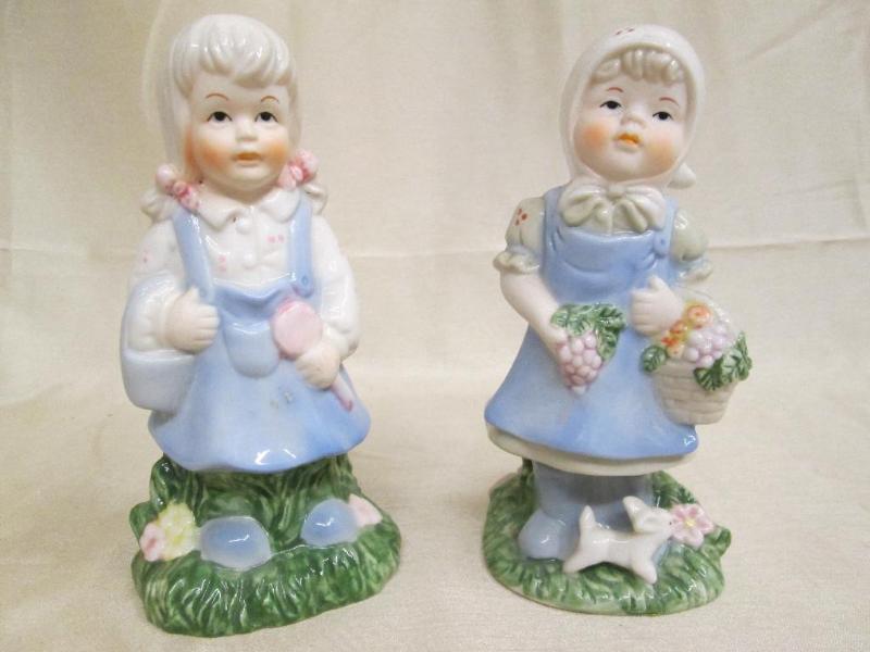 lot 119 image: Old Country Collection porcelain gi...