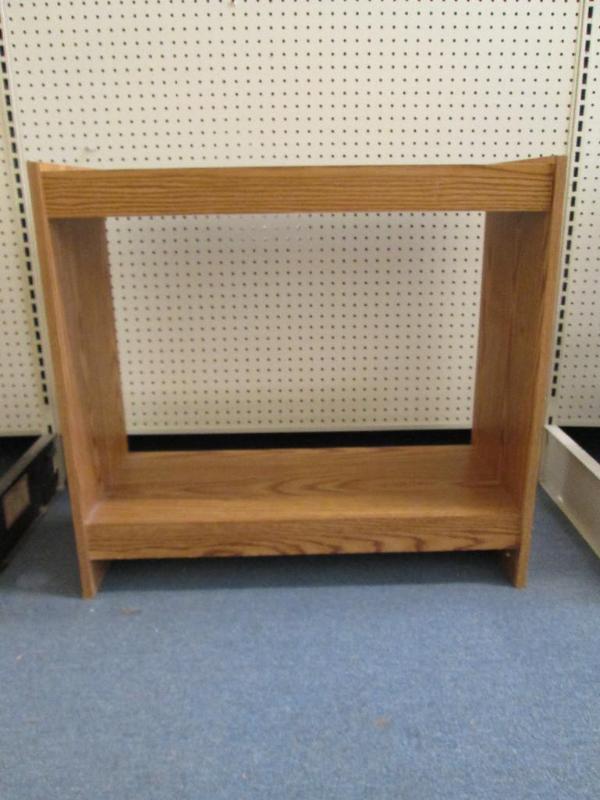 lot 136 image: Excellent Sauder shelving for a nic...