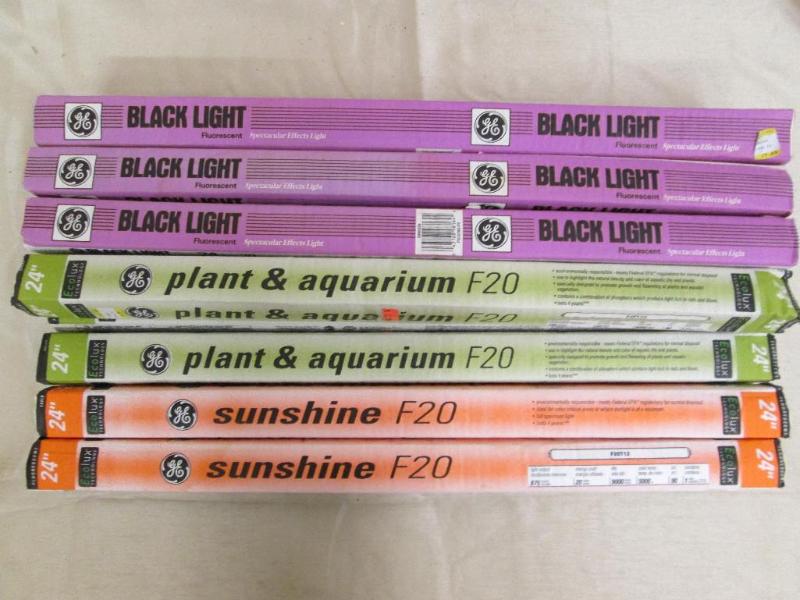 lot 154 image: Lot of 11 miscellaneous fluorescent...