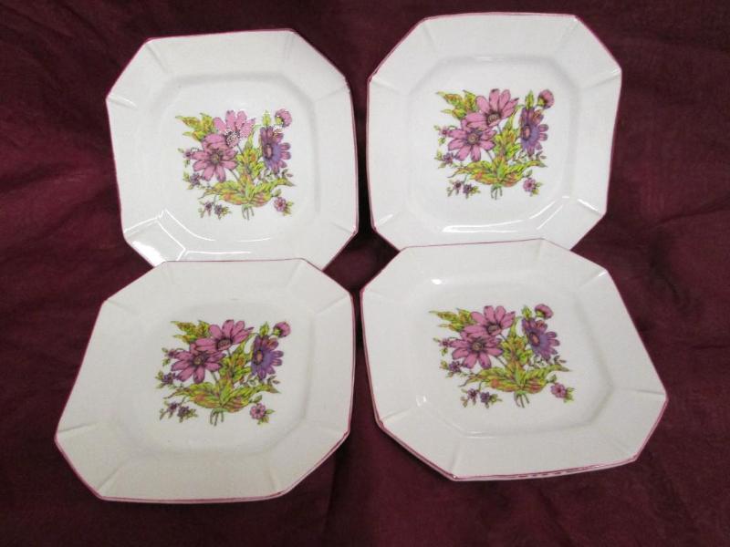 lot 186 image: Nice set of 4 collectable tea plate...