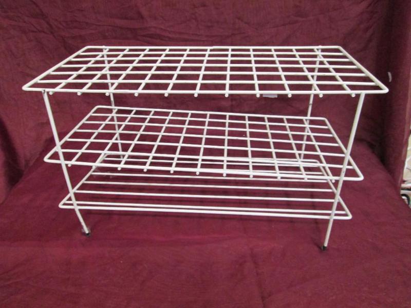 lot 202 image: Display rack for standing thin item...
