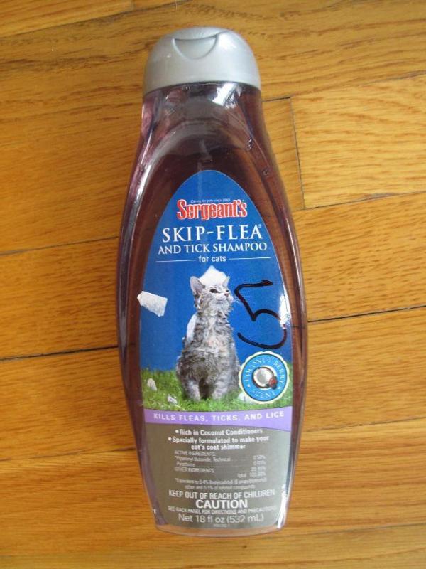 lot 205 image: Flea and tick shampoo for cats...