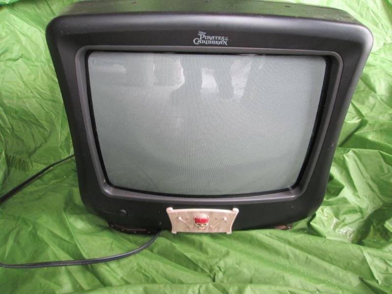 lot 222 image: Pirates of the Carribean TV...