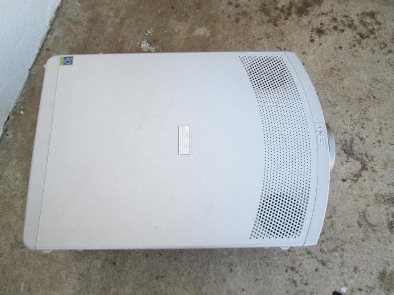 lot 24 image: Sharp liquid crystal projector, mod...