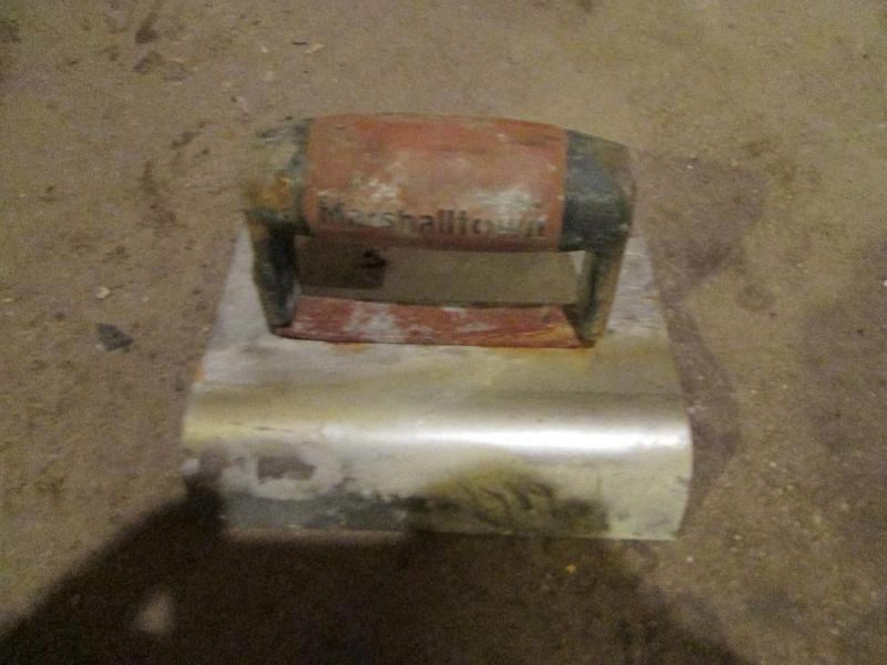 lot 267 image: Cement round edger tool...