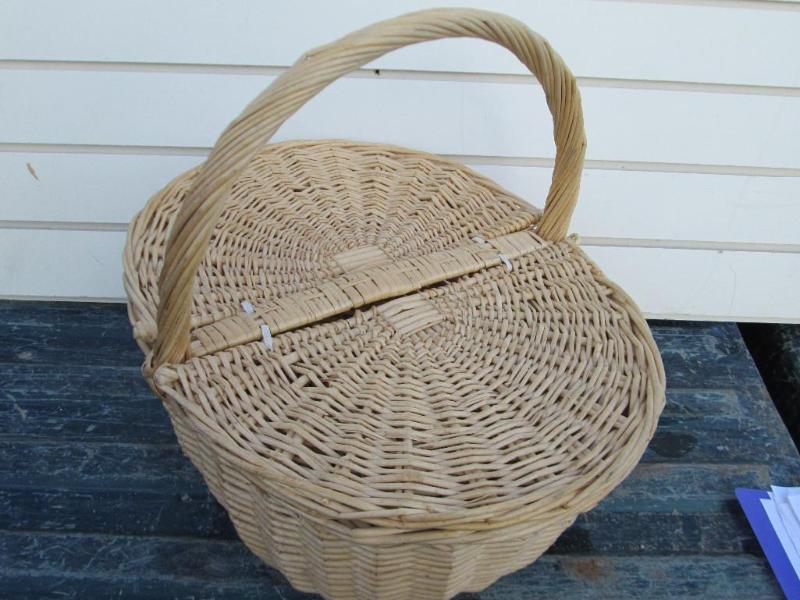 lot 90 image: Hinged lit wicker picnic basket...