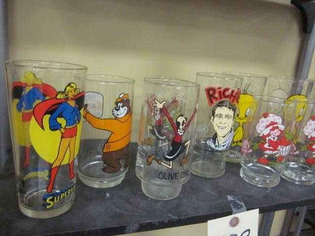 lot 108 image: Vintage glasses, including 1976 Sup...