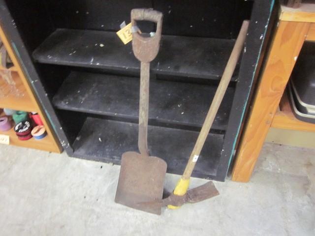 lot 131 image: Vintage wooden handled shovel and p...