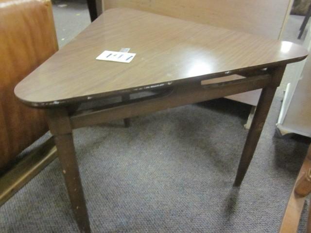 lot 147 image: Mis Century triangle end table, sol...