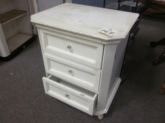 lot 164 image: Simply Shabby Chic white enameled w...