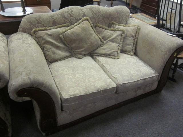 lot 166 image: Love seat, Matches lot #167....