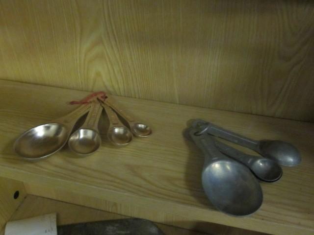 lot 40 image: Pair of vintage measuring spoons. &...