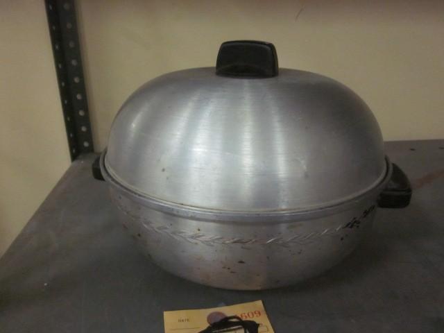 lot 8 image: Aluminum vintage serving oven by We...
