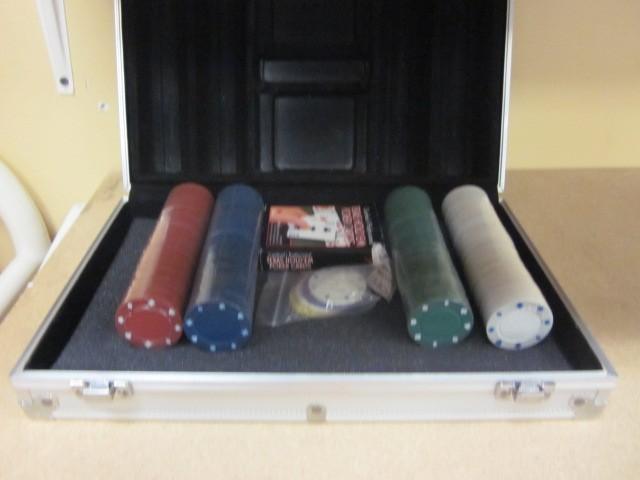 lot 90 image: Texas Holden Poker set with chips a...