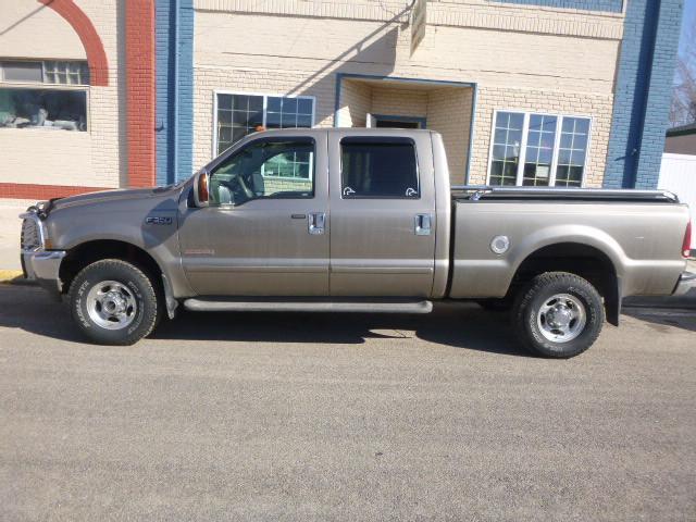 lot 1 image: 2004 Ford  F350 Pickup Truck