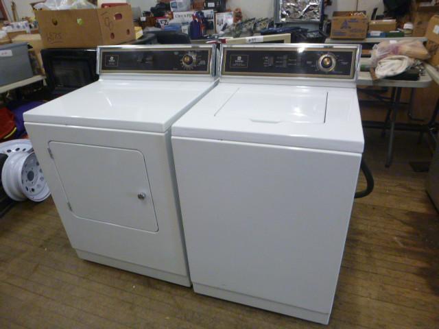 lot 13 image: Maytag Washer and Dryer   W...