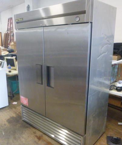 lot 3 image: True Commercial Freezer   M...