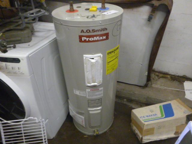 lot 39 image: A.O. Smith Electric Hot Water Heate...