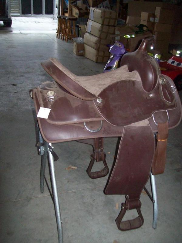 lot 1 image: Synthetic saddle -15 12 &quo...