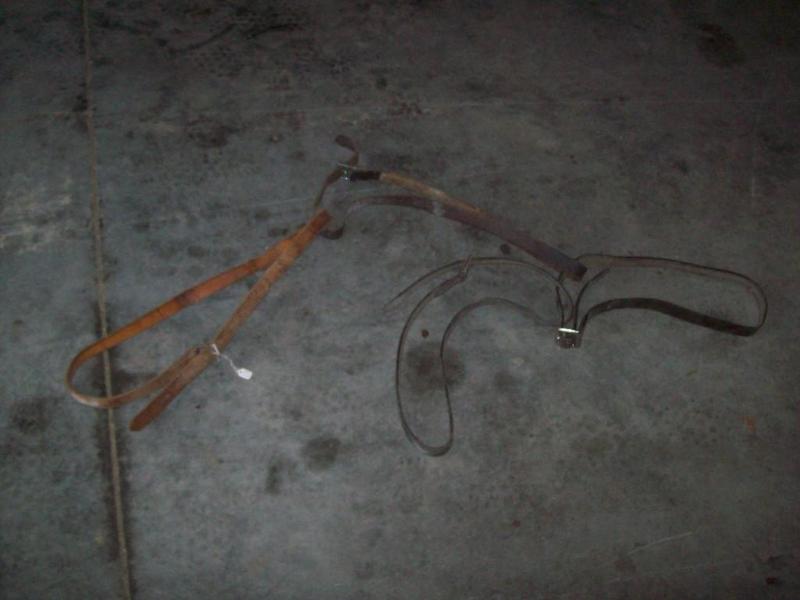 lot 10 image: Leather harness stirups item ...