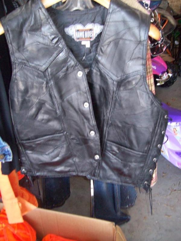lot 101 image: Genuine Leather Hog Hides Vest