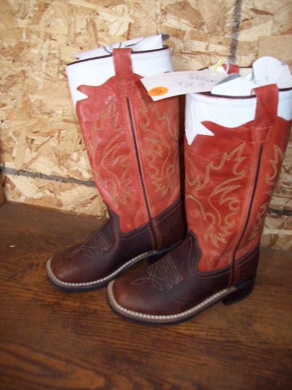 lot 113 image: Toddler Old West Boots -New