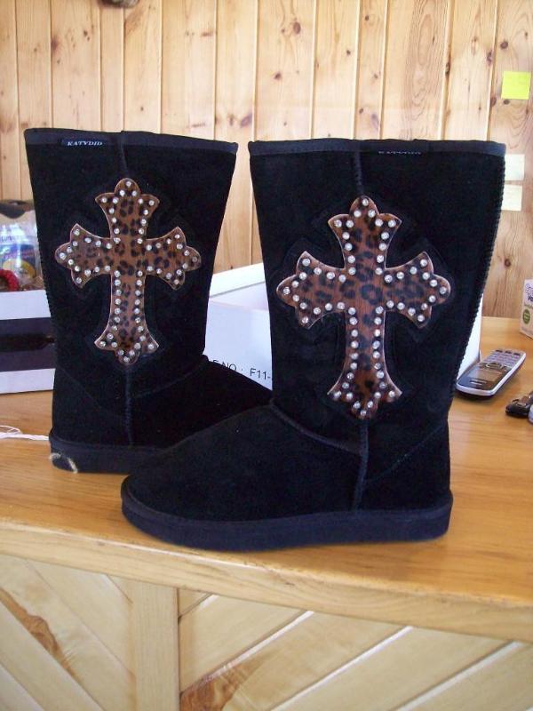 lot 128 image: Womens Black boots with brown leopa...