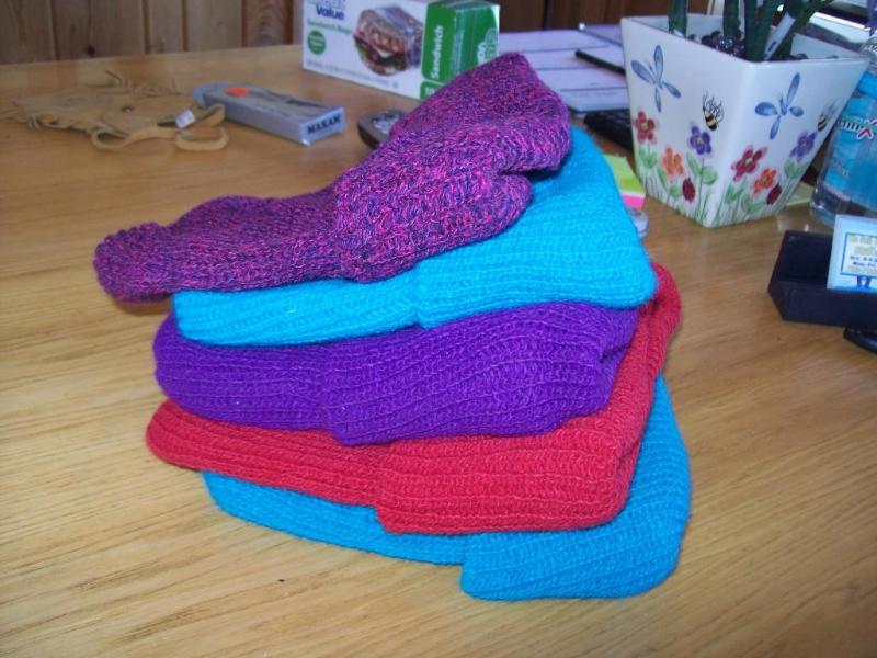 lot 129 image: Stocking hats -Asst colors