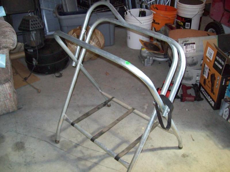 lot 135 image: 1 Saddle Stand -Used...
