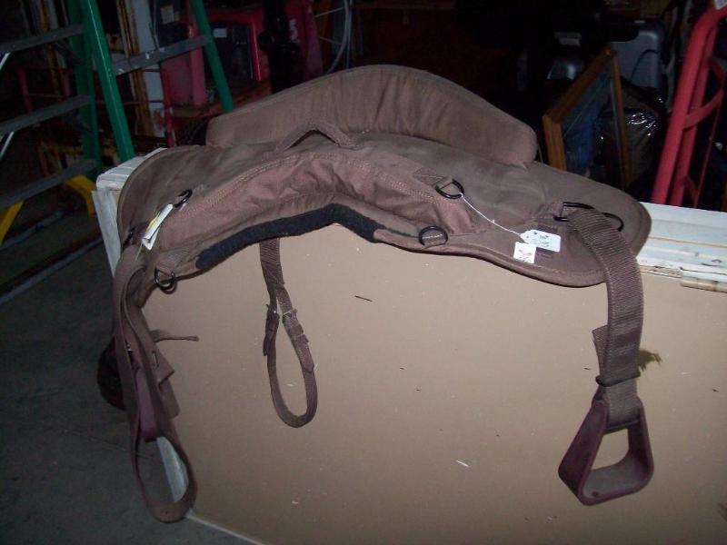 lot 25 image: Buddy Seat Saddle -New...