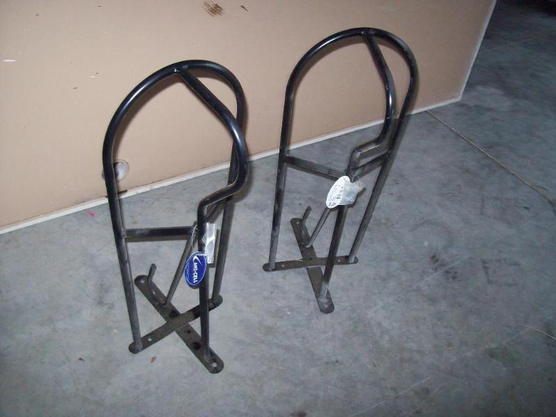 lot 31 image: (2) Ami-Cell Saddle Racks - N...
