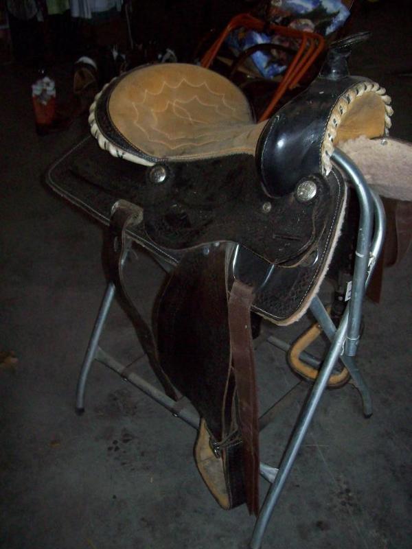 lot 4 image: Stallion Brand Style Saddle -...