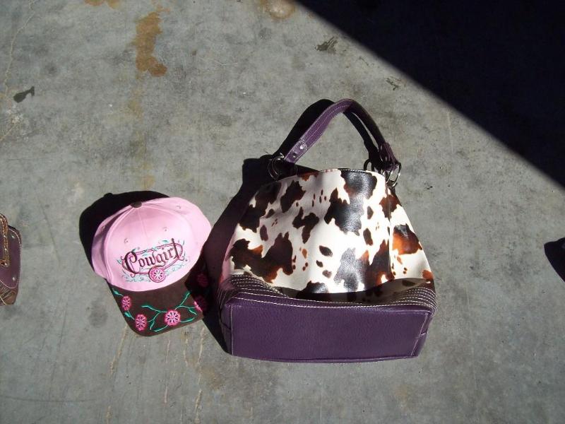 lot 75 image: Womans Hat and Purse -New...