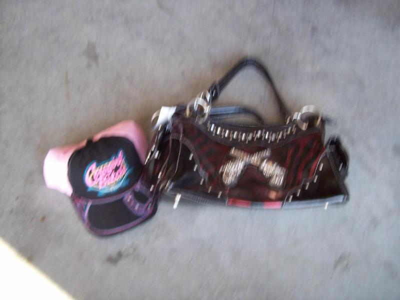 lot 76 image: Womans Hat and Purse -New...