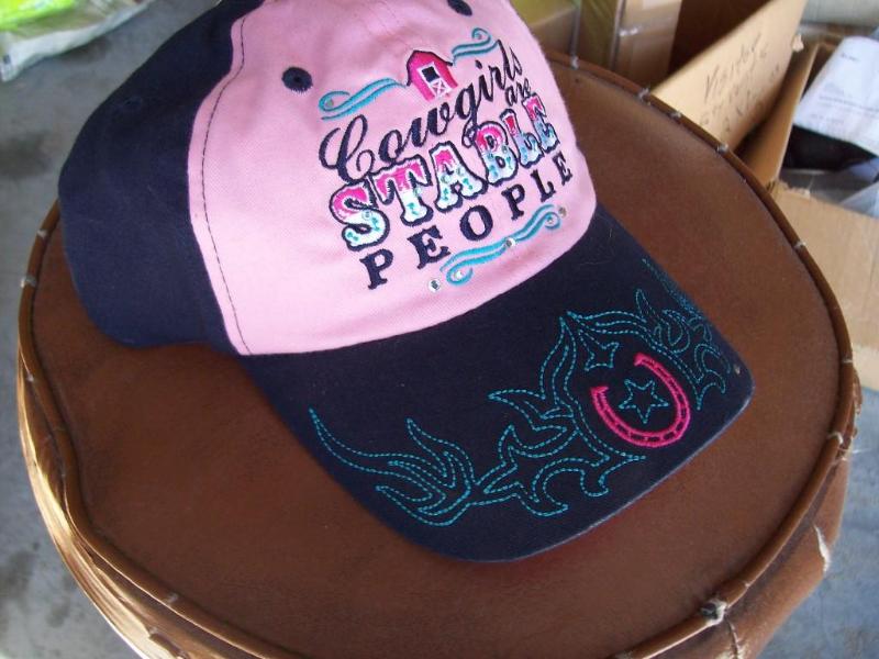 lot 84 image: Womens Hat -New...