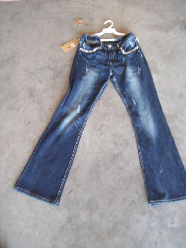 lot 96 image: Womens Jeans -New -Siz...