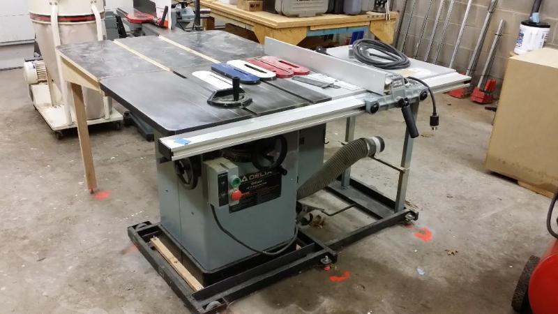 lot 1 image: Delta Table Saw