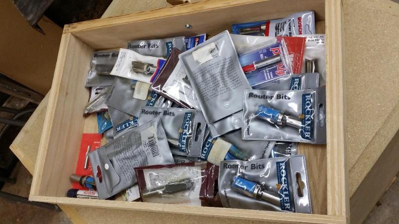 lot 59 image: Router Bits