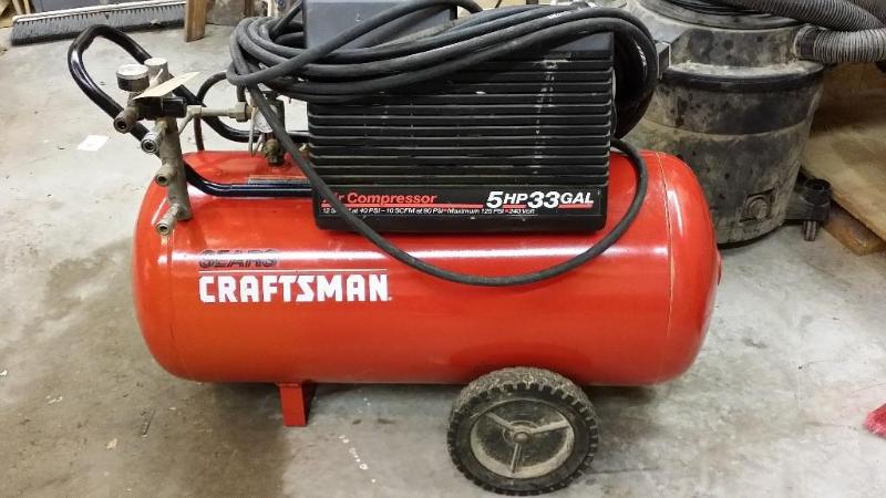lot 9 image: Craftsman Air Compressor