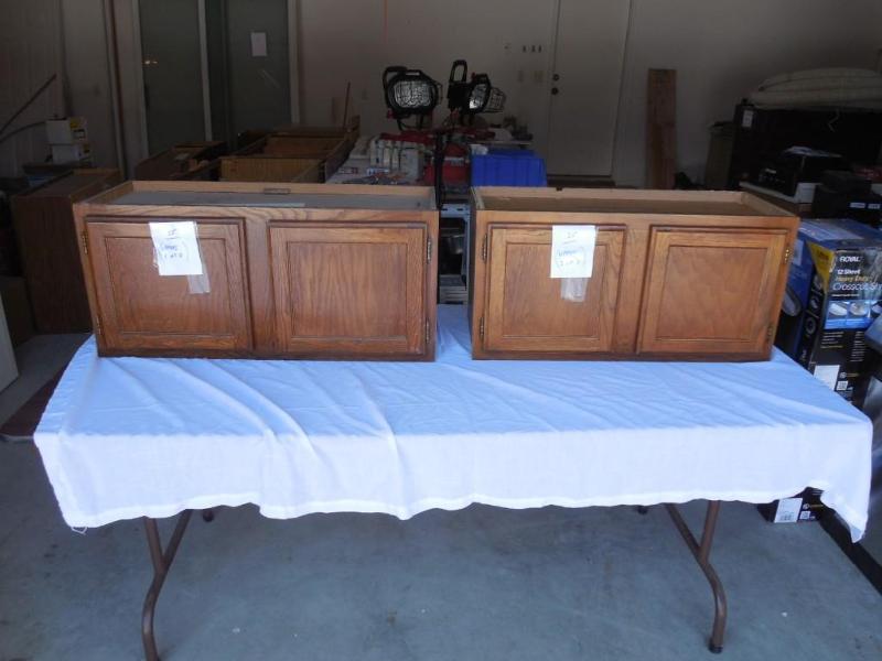 Kitchen Cabinets Qty 8 Upper Cabine...