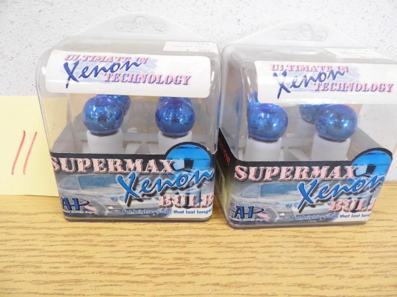 lot 11 image: 2 Packs - SuperMax Xenon Bulbs - 50...