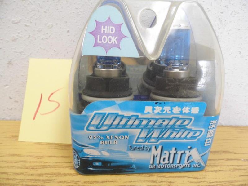 lot 15 image: Matrix Ultimate White Bulb - HID Lo...