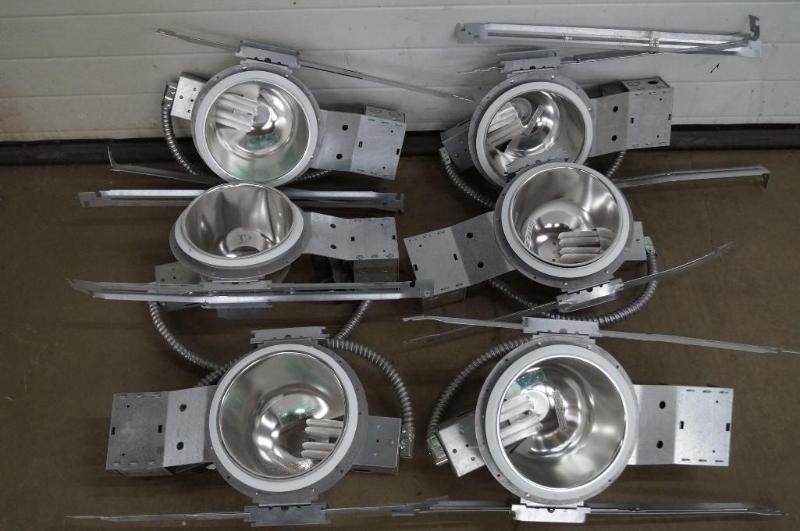 Lot of 6 lights...