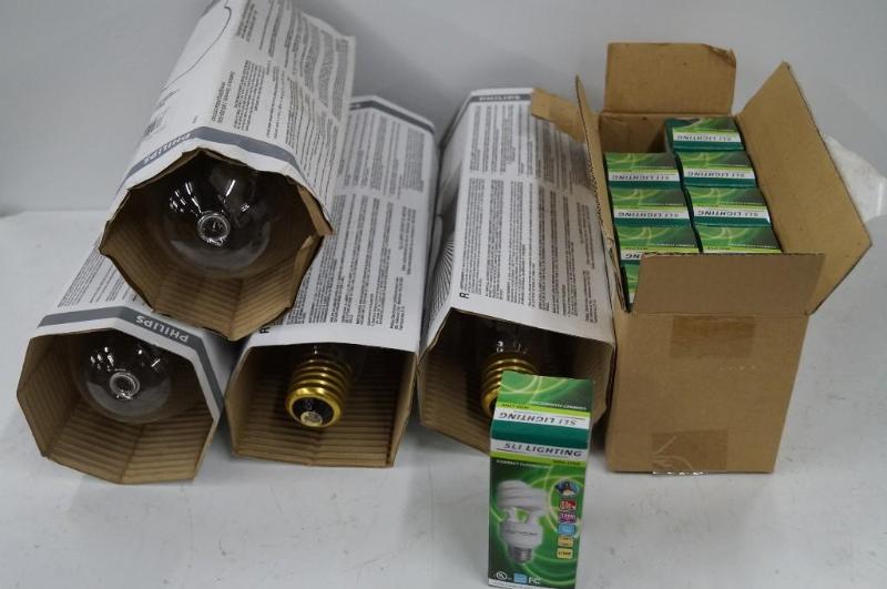 Lot of 14 light bulbs...