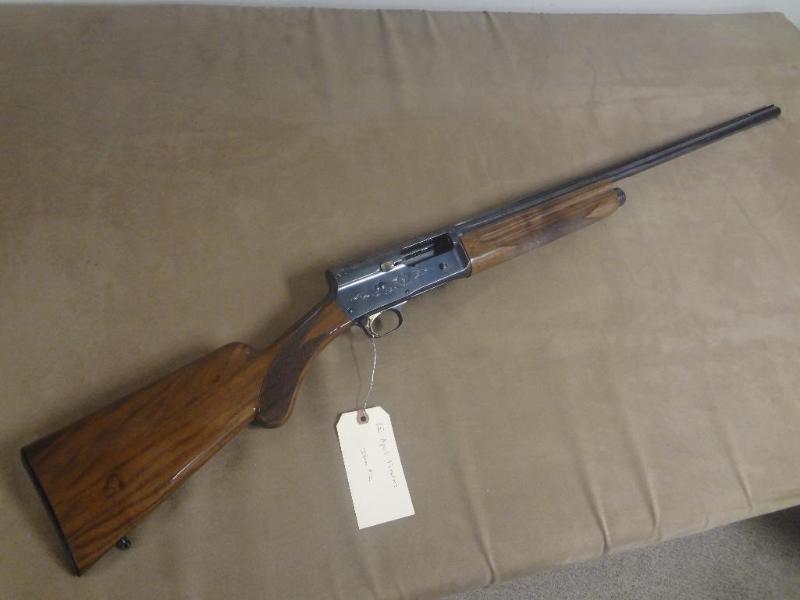 lot 2 image: RESERVE MET Browning Shotgun Model...