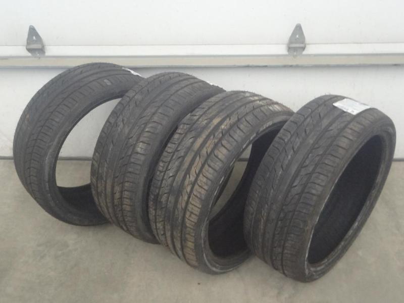 lot 13 image: (4) New Toyo Extensa HP 24535R20 ...