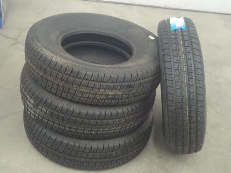 lot 17 image: (4) New Carlisle Radial Trail ST235...