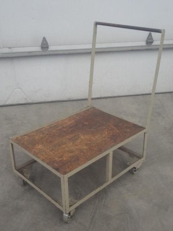 lot 29 image: 22&quotx30" Steel Warehouse C...