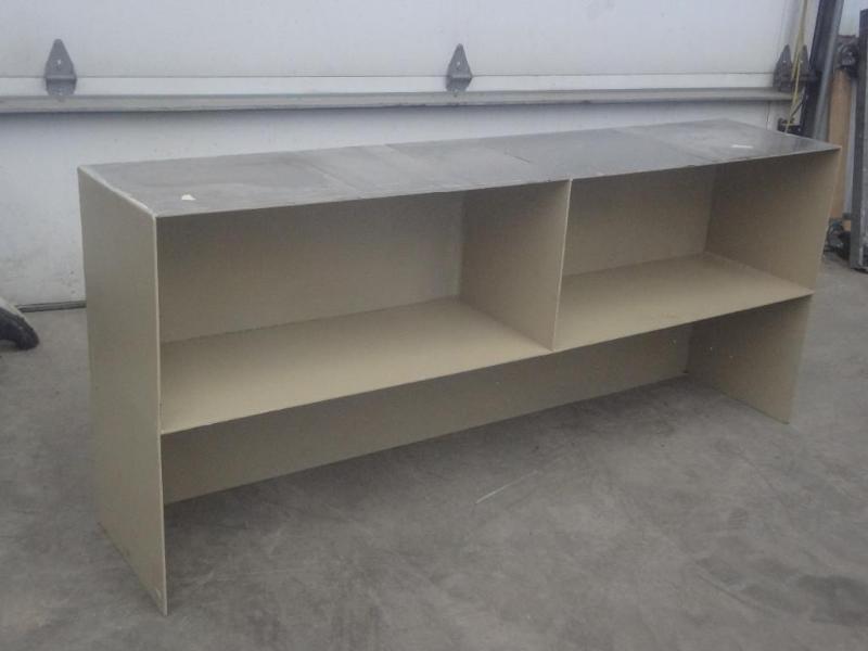 lot 32 image: 5ft Aluminum Benchtop Organizer...